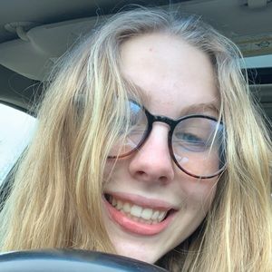 Meet your Posher, Avery